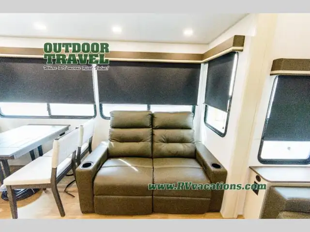 2026 Grand Design Influence 3003RL - Photo 10