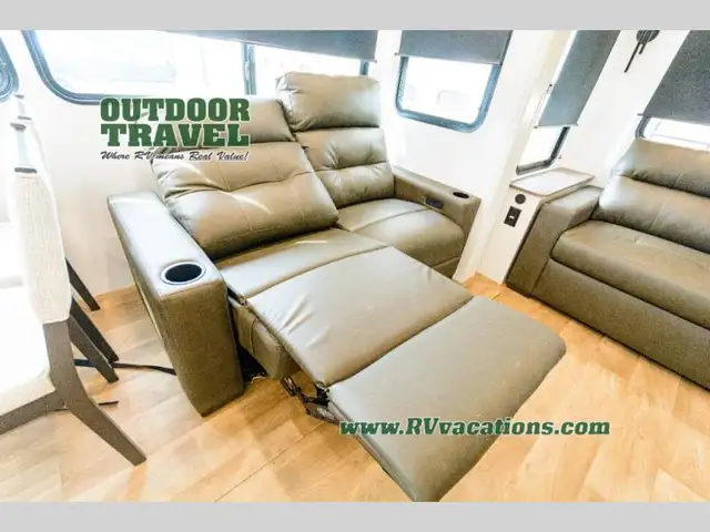 2026 Grand Design Influence 3003RL - Photo 11