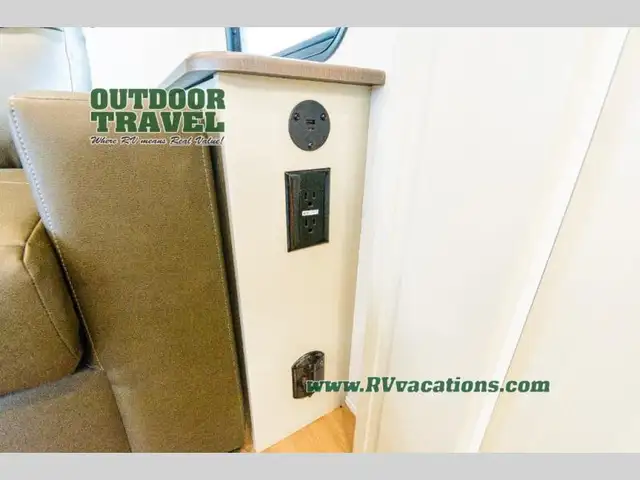 2026 Grand Design Influence 3003RL - Photo 16