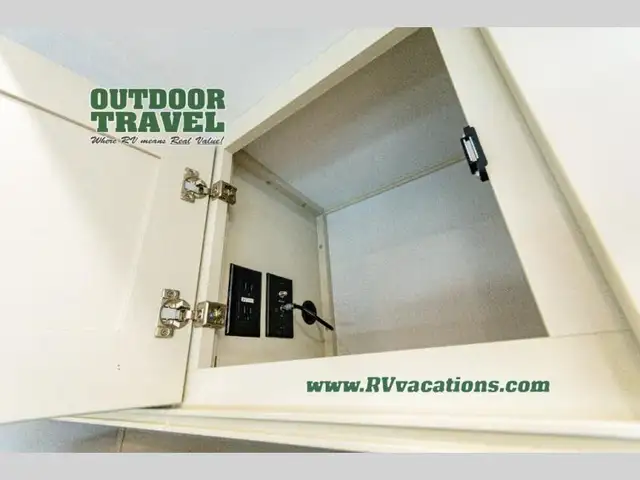 2026 Grand Design Influence 3003RL - Photo 21