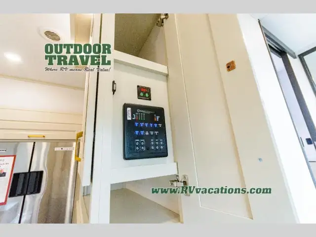 2026 Grand Design Influence 3003RL - Photo 44