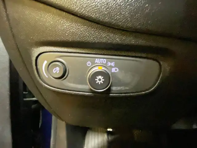 2020 Chevrolet Equinox LT - HEATED SEATS, BLUETOOTH, POWERED SEA - Photo 11