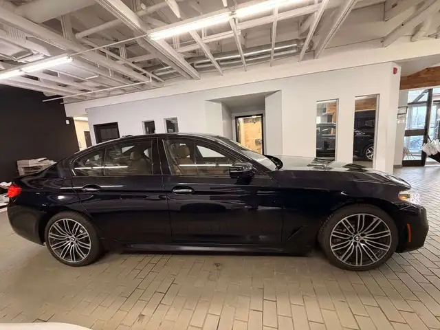 2017 BMW 5 Series xDrive - Photo 6