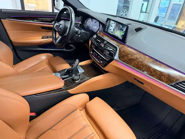 2017 BMW 5 Series xDrive - Photo 10