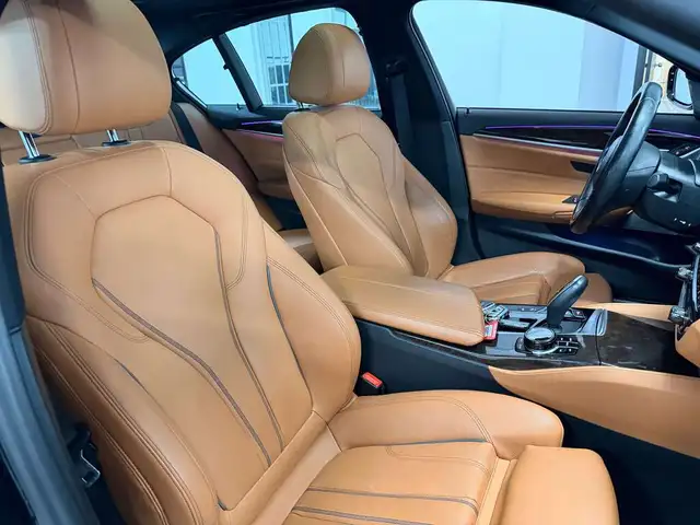 2017 BMW 5 Series xDrive - Photo 11