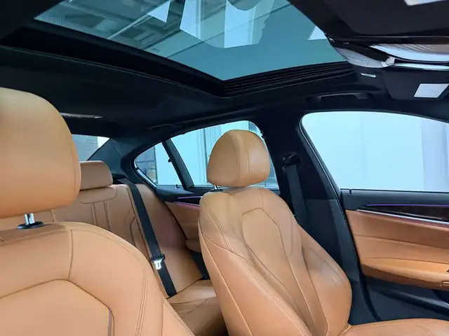 2017 BMW 5 Series xDrive - Photo 12