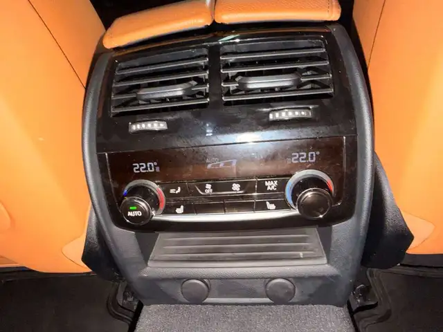 2017 BMW 5 Series xDrive - Photo 15