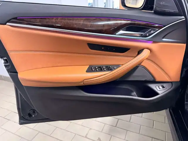 2017 BMW 5 Series xDrive - Photo 19