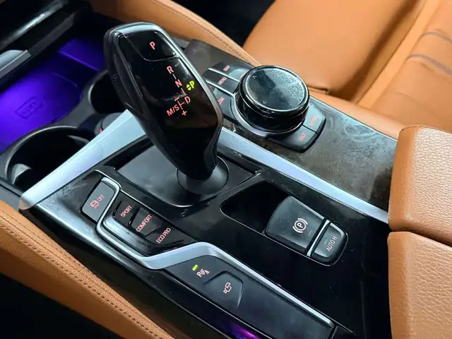 2017 BMW 5 Series xDrive - Photo 34