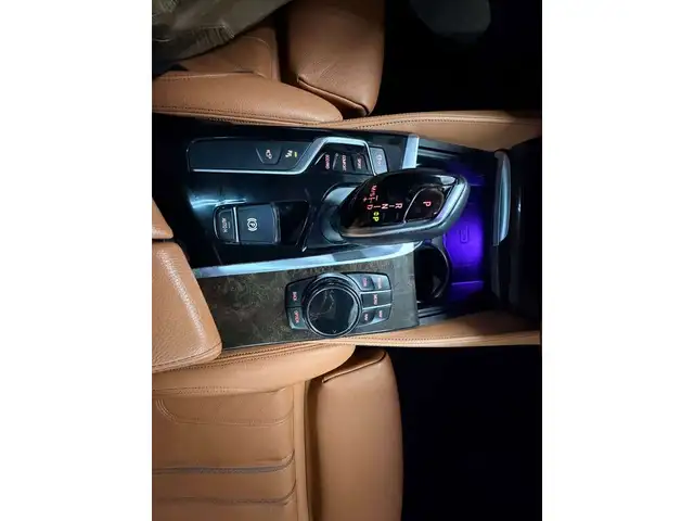 2017 BMW 5 Series xDrive - Photo 36