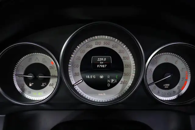 2016 Mercedes-Benz E400 Cabriolet | CLEAN CARFAX - Photo 17