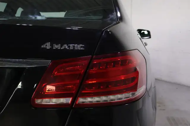 2014 Mercedes-Benz E-Class E 550 4MATIC Sedan - Photo 12