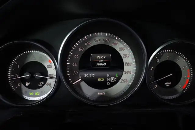 2014 Mercedes-Benz E-Class E 550 4MATIC Sedan - Photo 15