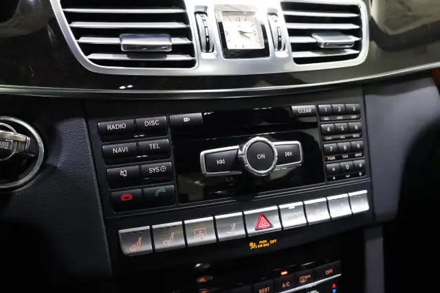 2014 Mercedes-Benz E-Class E 550 4MATIC Sedan - Photo 20