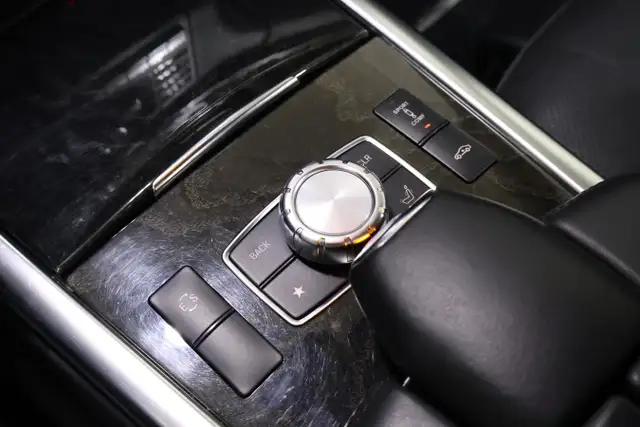 2014 Mercedes-Benz E-Class E 550 4MATIC Sedan - Photo 22