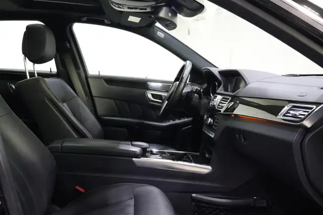 2014 Mercedes-Benz E-Class E 550 4MATIC Sedan - Photo 25
