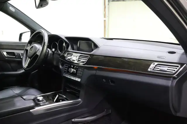 2014 Mercedes-Benz E-Class E 550 4MATIC Sedan - Photo 26