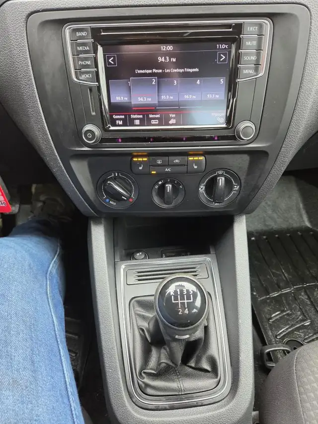 Volkswagen Jetta Trendline  2016 TRENDLINE  1.4T AIR CLIM MAGS - Photo 11