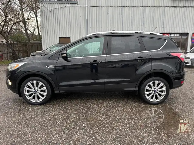 2017 Ford Escape Titanium - Photo 2