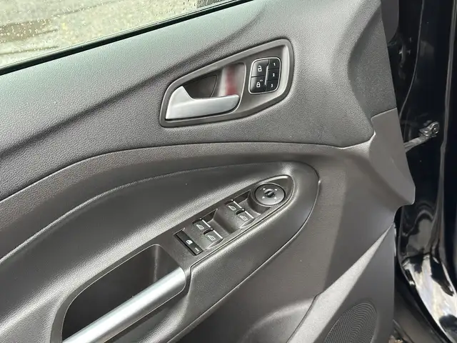 2017 Ford Escape Titanium - Photo 17