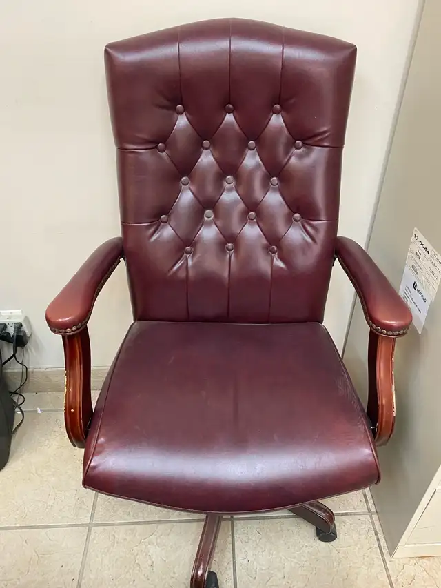 Leather Office Chairs and Executive swivel chair - Photo 2