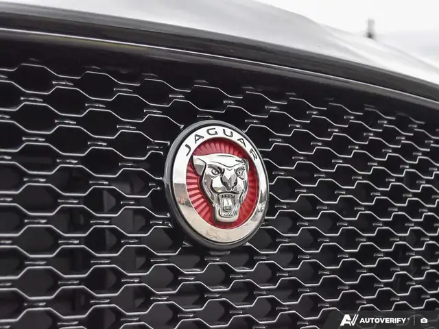 2018 Jaguar F-PACE 25t AWD Prestige - Photo 8