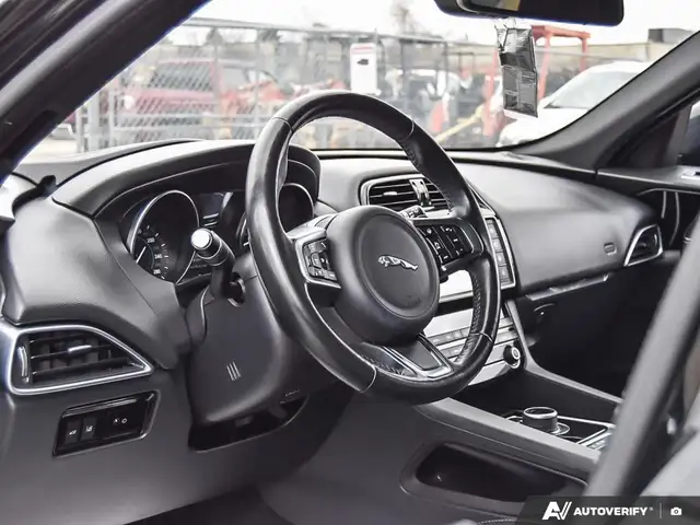 2018 Jaguar F-PACE 25t AWD Prestige - Photo 12