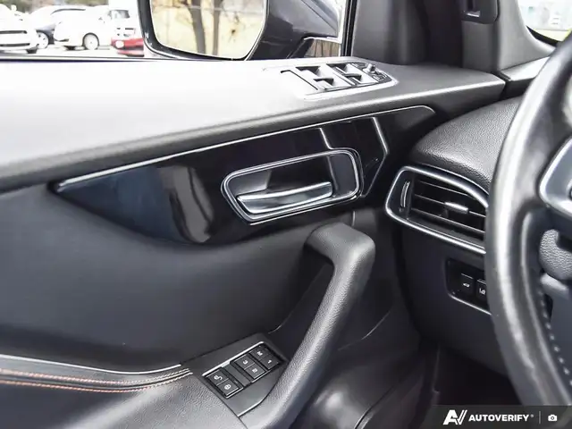 2018 Jaguar F-PACE 25t AWD Prestige - Photo 16