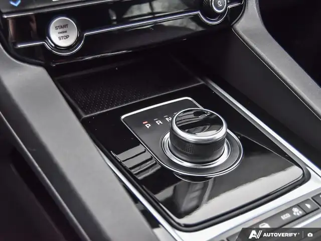 2018 Jaguar F-PACE 25t AWD Prestige - Photo 18