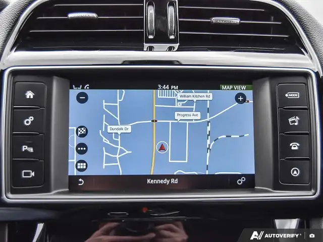 2018 Jaguar F-PACE 25t AWD Prestige - Photo 20