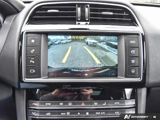 2018 Jaguar F-PACE 25t AWD Prestige - Photo 26