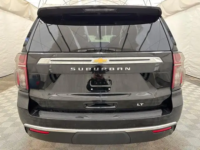 2024 Chevrolet Suburban LT - Photo 6