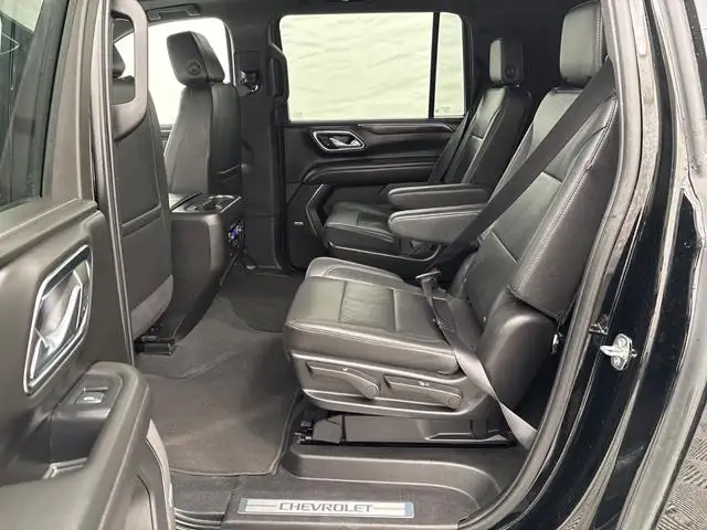 2024 Chevrolet Suburban LT - Photo 10