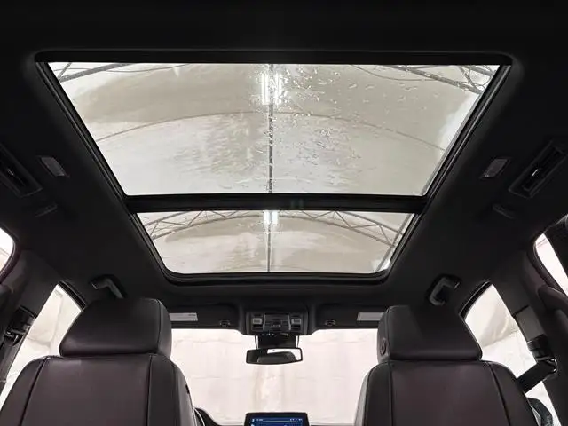 2024 Chevrolet Suburban LT - Photo 16