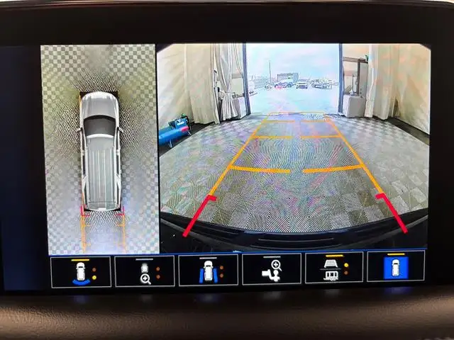 2024 Chevrolet Suburban LT - Photo 18