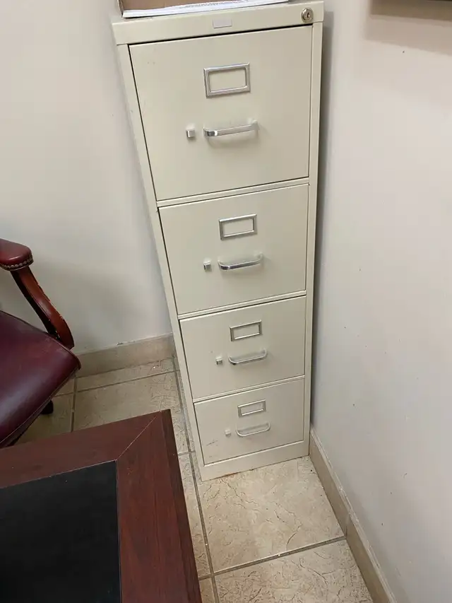 Filing Cabinets Very Good Condition Super Clean