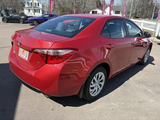 2017 Toyota Corolla LE AC! Heated Seats! - Photo 6