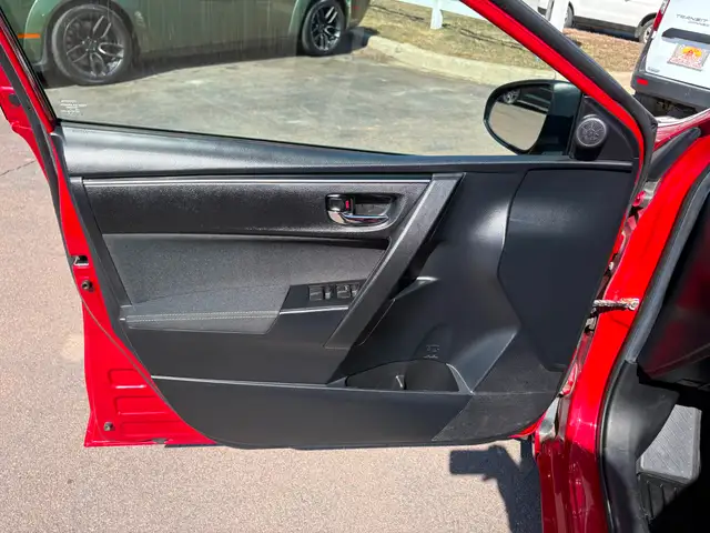 2017 Toyota Corolla LE AC! Heated Seats! - Photo 10