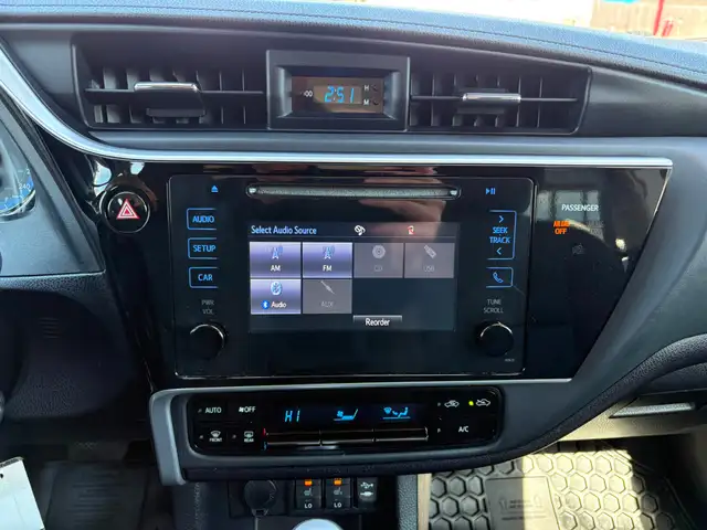 2017 Toyota Corolla LE AC! Heated Seats! - Photo 15