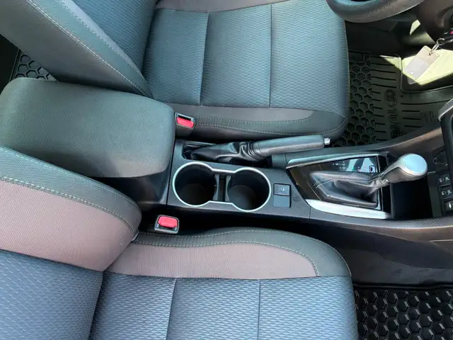 2017 Toyota Corolla LE AC! Heated Seats! - Photo 18