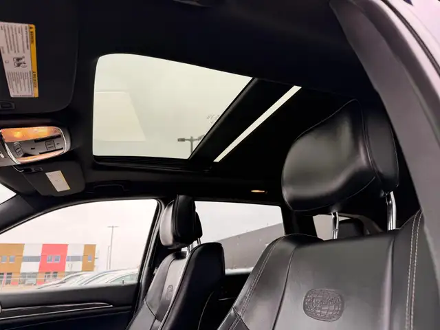 2015 Jeep Grand Cherokee Overland Diesel : No Reported Accidents - Photo 19