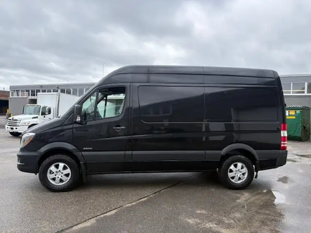 2015 MERCEDES-BENZ SPRINTER 2500 MED ROOF - Photo 4