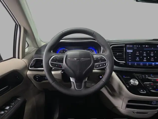 2023 Chrysler Pacifica Touring L No Accident Leather Heated Seat - Photo 12