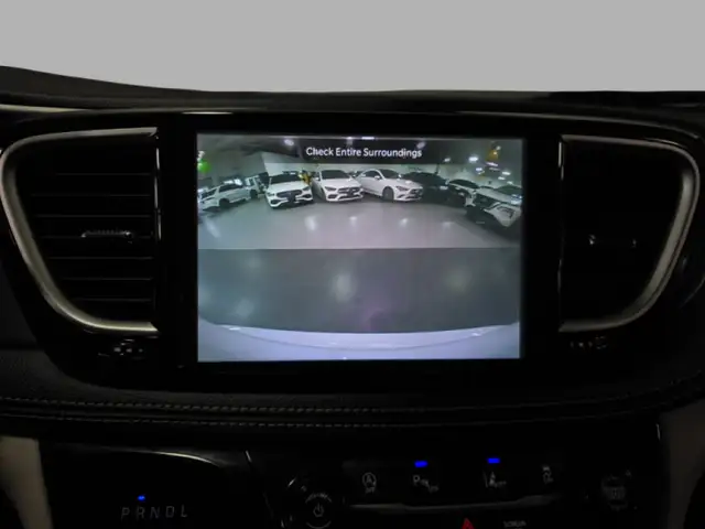 2023 Chrysler Pacifica Touring L No Accident Leather Heated Seat - Photo 17