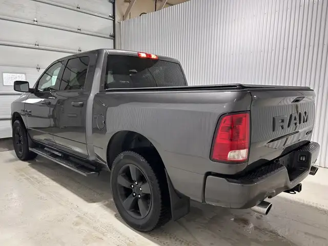 RAM 1500 Classic Express cabine d'équipe 4x4 caisse de 5 pi 7 po - Photo 11