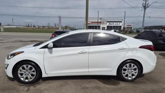 2014 Hyundai Elantra GL, WELL MAINTAINED, DRIVES GREAT, CERTIFIE - Photo 2