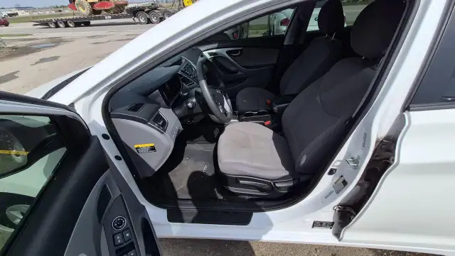 2014 Hyundai Elantra GL, WELL MAINTAINED, DRIVES GREAT, CERTIFIE - Photo 6