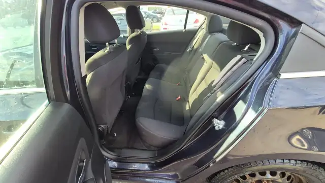 2016 Chevrolet Cruze LT, WELL MAINTAINED, DRIVES GREAT, CERTIFIE - Photo 10