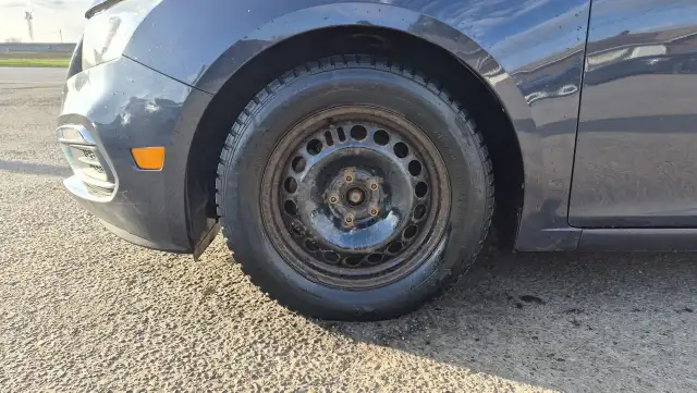 2016 Chevrolet Cruze LT, WELL MAINTAINED, DRIVES GREAT, CERTIFIE - Photo 17