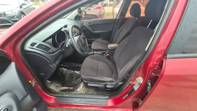 2012 Kia Forte LX Plus, SEDAN, AUTO, 4 CYL, AS IS SPECIAL - Photo 9